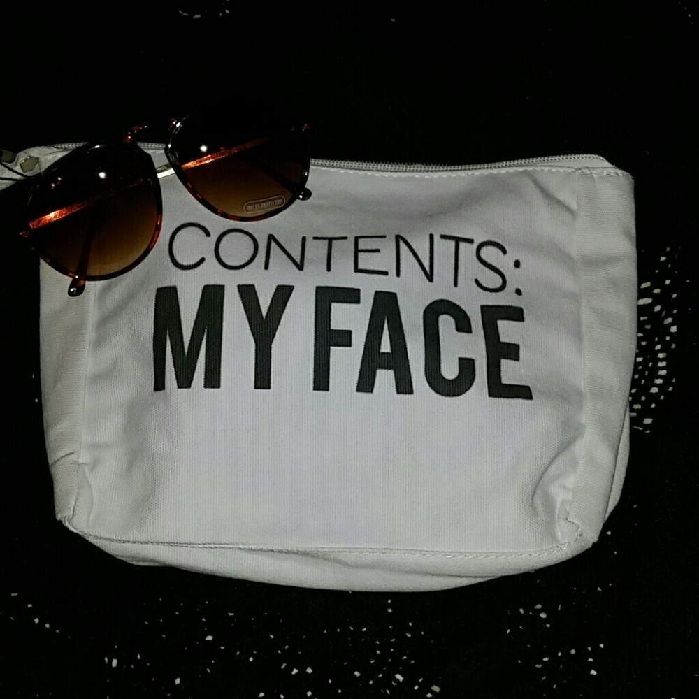 Makeup bag zippered